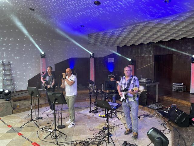 Die Musikgruppe „Damisch Dynamisch" sorgte für gute Stimmung unter den Festgästen. | Foto: Kendlbacher