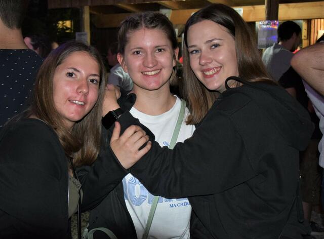 Leonie, Julia und Sara verbrachten lustige Stunden am Fest in Kirchdorf. | Foto: Klara Fruhstorfer