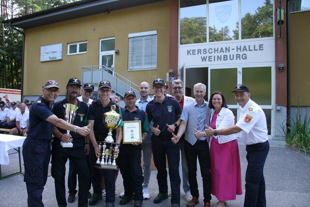 Siegergruppe Bezirkswertun Mannschaft FF Traismauer-Waldlesberg | Foto: BFKDO St.Pölten