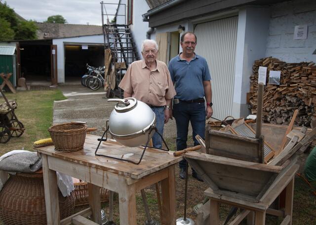 Tag der offenen Tür bei Sammler Willi Taibl in Fuchsenbigl. | Foto: Regina Courtier