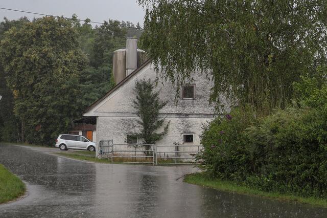 Der verständigte Notarzt konnte nur noch den Tod feststellen. | Foto: laumat.at/Matthias Lauber