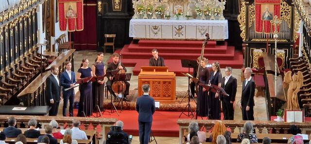 Die Company of Music ließ im Rahmen der Donaufestwochen die Stiftskirche Waldhausen erklingen.
  | Foto: Wolfgang Rosenthaler