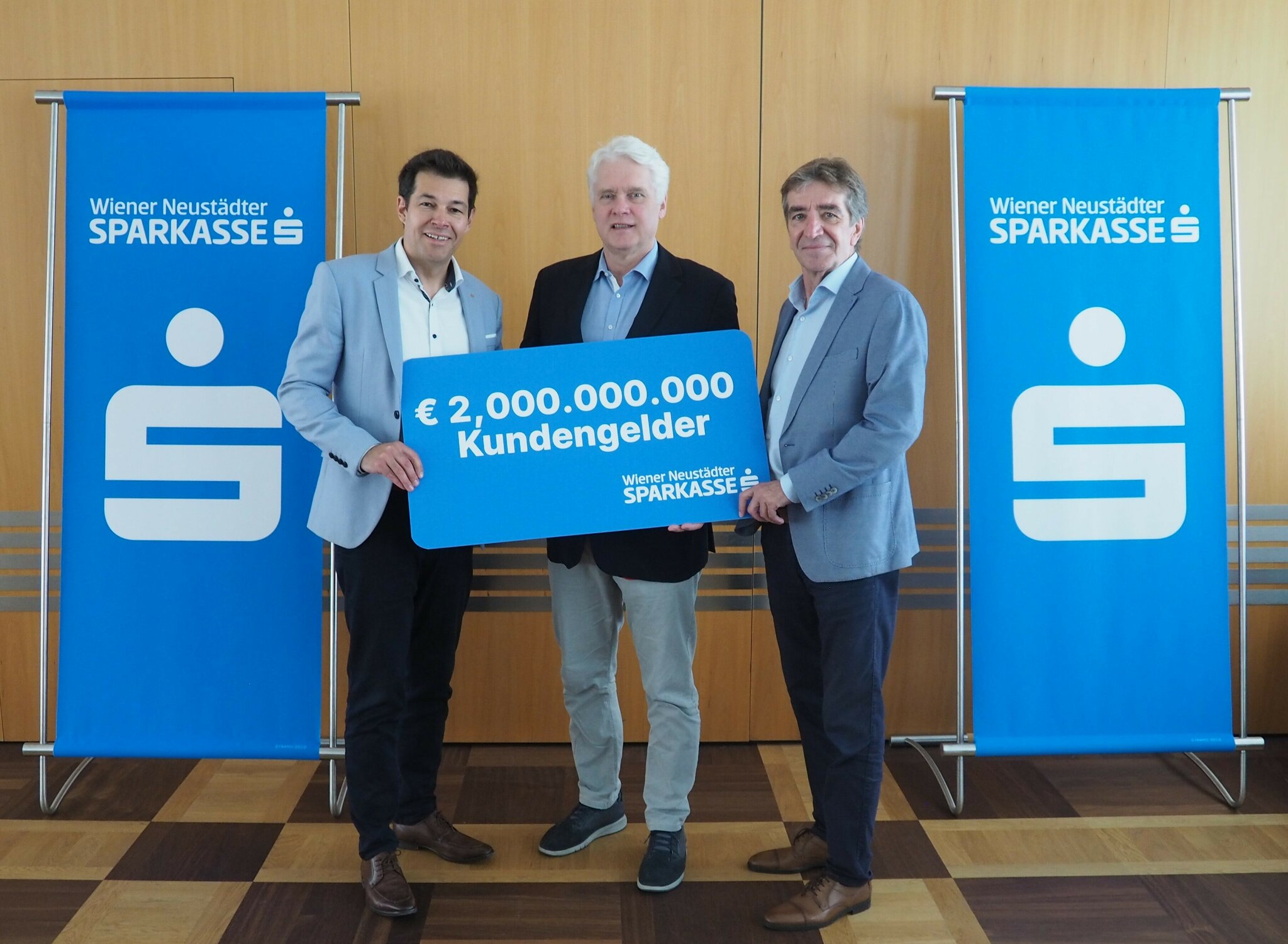 Bank spricht von "bewegten Zeiten" Sparkasse Wiener Neustadt zieht