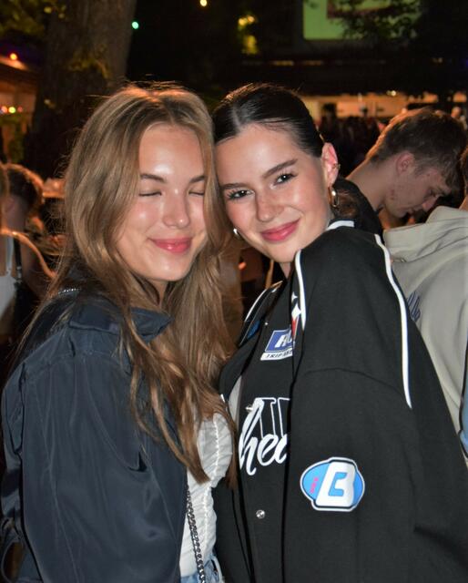 Lilli und Laura freuten sich schon aufs Aufest. | Foto: Klara Fruhstorfer