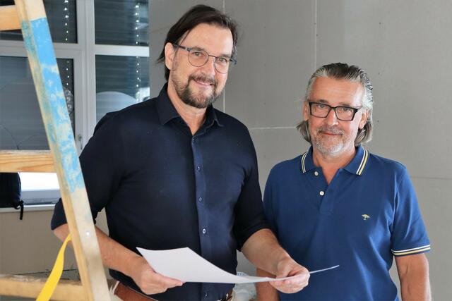 Jörg Bugram, Georg Mayer (v.l.) am Ort des Geschehens