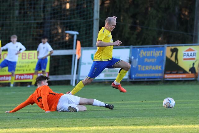 Fabian Brodtrager (Eichkögl) und Martin Färber (Kirchberg) werden erst am 27. Oktober in Kirchberg zum Derby aufeinandertreffen. | Foto: schmidbauer