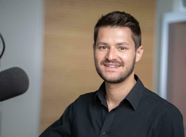 ORF-Redakteur David Steiner berichtet live aus Imst. | Foto: Foto: ORF