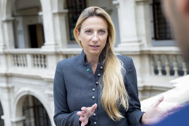 Sieht die Übergangspflege als eine wichtige Maßnahme zur Entlastung des stationären Bereichs: Gesundheitslandesrätin Juliane Bogner-Strauß | Foto: Land Steiermark/Kanizaj