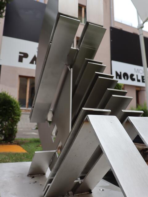 Ein Skulpturenausstellung ohne Anleitung: Die Betrachter bestimmen was das Kunstwerk aussagt.  | Foto: Alicia Martin Gomez