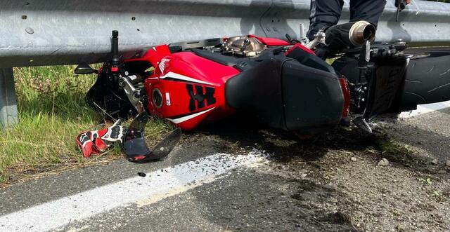 Laut dem Roten Kreuz zog sich der Motorradfahrer bei seinem Sturz schwere Verletzungen zu. | Foto: Rotes Kreuz Salzburg