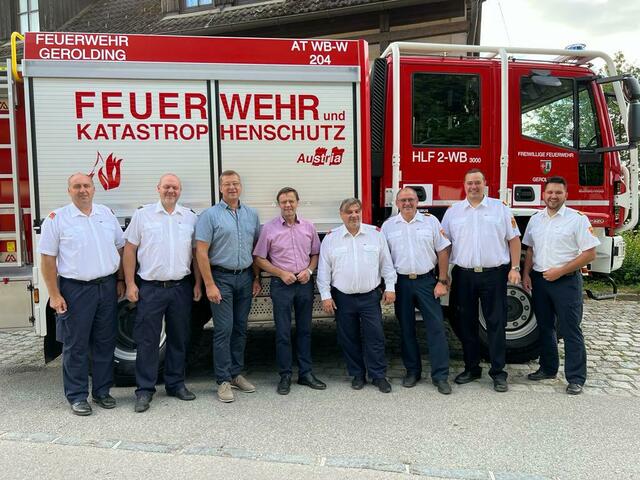 Unterabschnittskommandadt Dunkelsteinerwald HBI Wolfgang Astelbauer, V Ing. Thomas Raab. Vizebürgermeister Josef Berger, Bürgermeister Franz Penz. Kommandant OBI Thomas Zattl, BR Friedrich Ellmer, ABI Max Riegler und VI Kevin Hubmann | Foto: Martin Stern