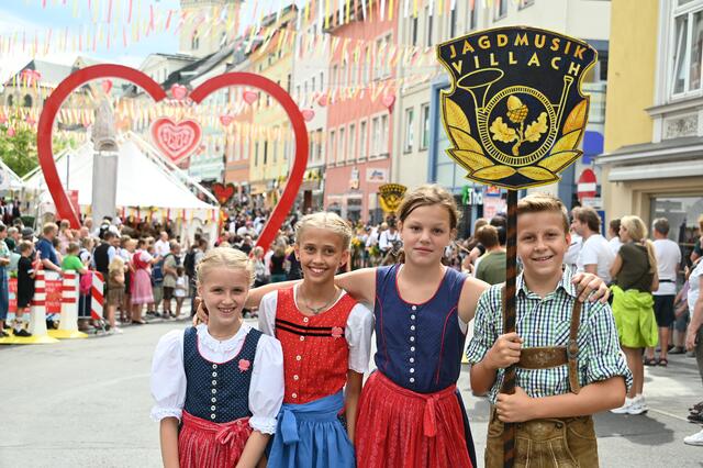 Der große Trachtenumzug beginnt am Samstag zwei Stunden früher als üblich. Und zwar um 15 statt um 17 Uhr. | Foto: MeinBezirk.at/Knaus