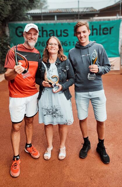 Die neuen Clubmeister aus Aurach. | Foto: TC Raika Aurach