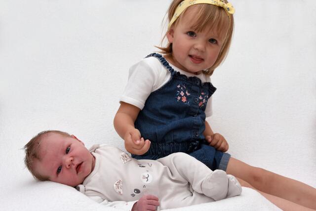 Hannah
Geburt: 22. Juni
Eltern: Stefanie Luttenberger und Karlheinz Rossmann,
Berndorf
3.540 g, 51 cm | Foto: Babysmile