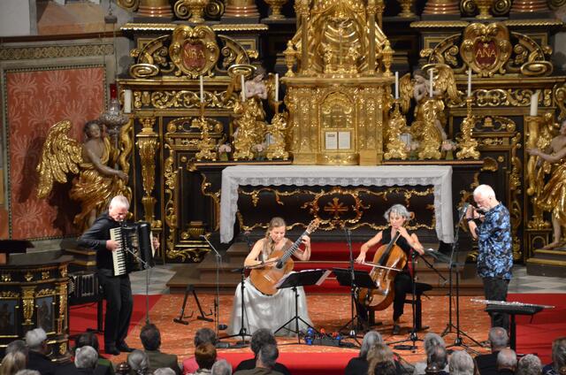 Vereint: Klaus Paier, Julia Malischnig, Asja Valčić und Wolfgang Puschnig