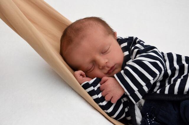 Matheo
Geburt: 12. Juni
Eltern: Anita Reiser und Azgon Kelmendi,
Trautmannsdorf
3.630 g, 54 cm | Foto: Babysmile
