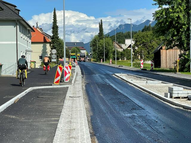 Die Großbaustelle in Arnoldstein soll bis zum Schulbeginn fertiggestellt sein. | Foto: Marktgemeinde Arnoldstein
