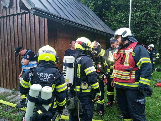 Die Ischler Einsatzkräfte hatten am Übungsmittwoch nicht nur Übungen zu absolvieren. | Foto: ff-badischl.at