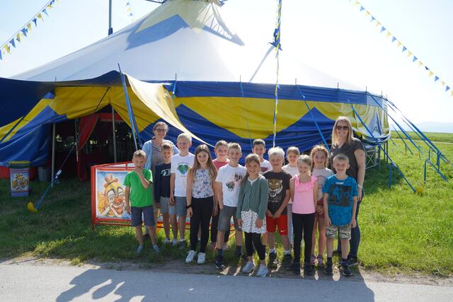 Das Schulprojekt des Cirkus Montana gemeinsam mit der Volksschule Schleedorf war ein voller Erfolg. | Foto: Emanuel Hasenauer
