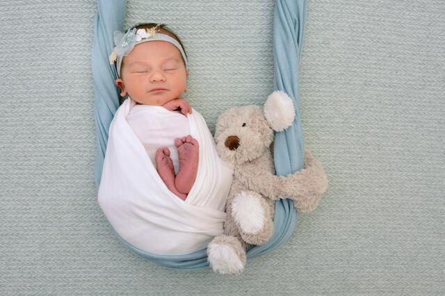EMILIA
Geburt: 29.07.2023, 16:04 Uhr
Gewicht: 3.070 g, Größe: 48 cm
Eltern: Jasmin und Herbert Schaar, Kammern im Liesingtal | Foto: BabySmile