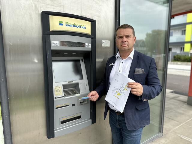 Ansfeldens Bürgermeister Christian Partoll wehrt sich gegen den sukzessiven Bankomaten-Abbau in Ansfelden. | Foto: Pressereferat Ansfelden