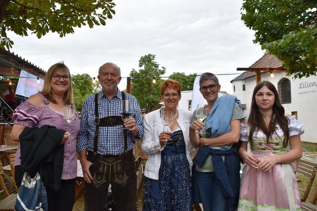 Gute Laune beim Pfaffstättner Großheurigen. | Foto: Preineder