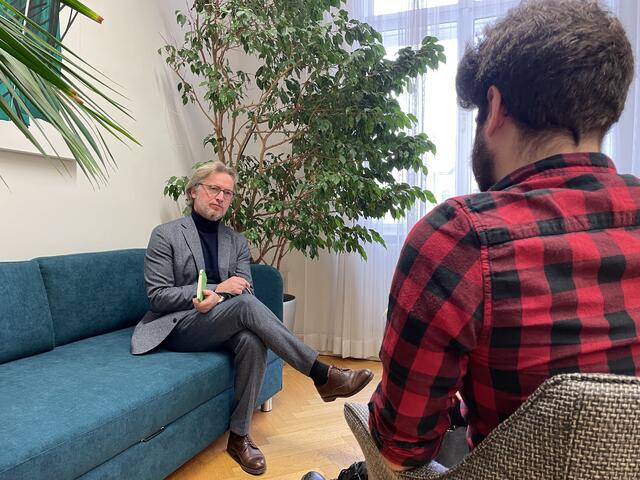 Bezirksvorsteher Martin Fabisch im Interview mit der BezirksZeitung.  | Foto: Bv 8