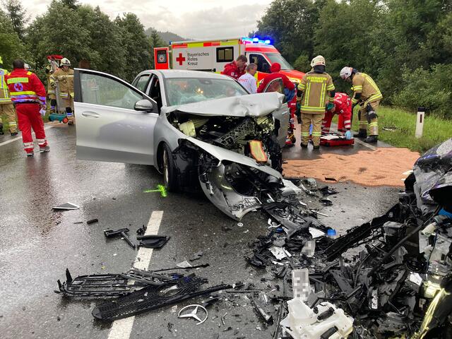 Den Helfern bot sich ein Bild der Verwüstung. | Foto: Zoom Tirol