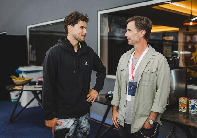 Dominik Thiem begrüßte Florian Silbereisen. | Foto: Mia Knoll