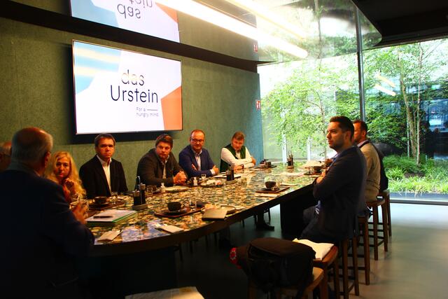 Die Aufgaben eines Bürgermeisters sind vielfälltig. Soziales und Wohnbau sind ein Teil der künftigen Aufgaben. Im "das Urstein" wurde ein erster Eindruck ihrer Aufgaben bei der Betreuung von Kinder- Jugend- und Altenbetreuung vermittelt. | Foto: Martin Schöndorfer, 2023