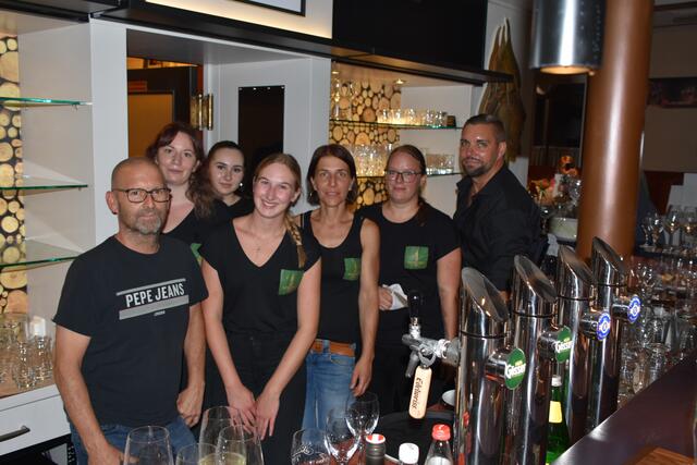 Das Team des Kulturheurigen konnte sich bereits über viele Besucher freuen | Foto: Regionalmedien Steiermark