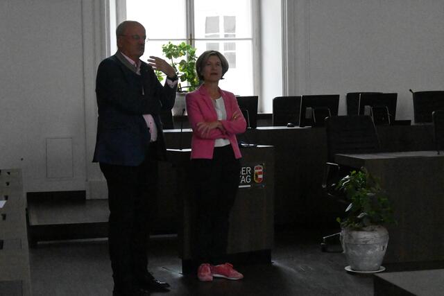 Alt-Bürgermeister Christian Struber mit Bundesrätin Andrea Eder Gitschthaler. | Foto: Martin Schöndorfer, 2023