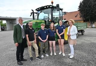 Weinbauschule Krems: 250 Schüler erwarben den Traktorführerschein ...