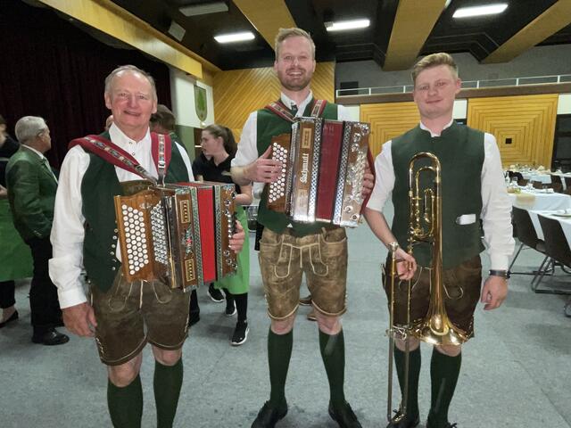 Die Plenzner Musi sorgte für die musikalische Begleitung. | Foto: RegionalMedien Steiermark/Hofmüller