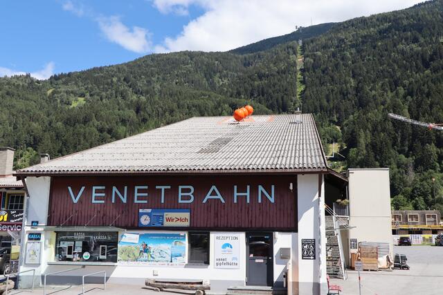 Die Venetbahn steht nach einem technischen Defekt seit 04. August still: Wann der Betrieb wieder angenommen werden kann ist noch offen. | Foto: Othmar Kolp