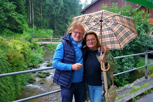 Auch Schärdings Architekt Wolfgang Sedelmaier mit Gattin freuten sich auf die CubaBoarisch 2.0 | Foto: Franz Gruber