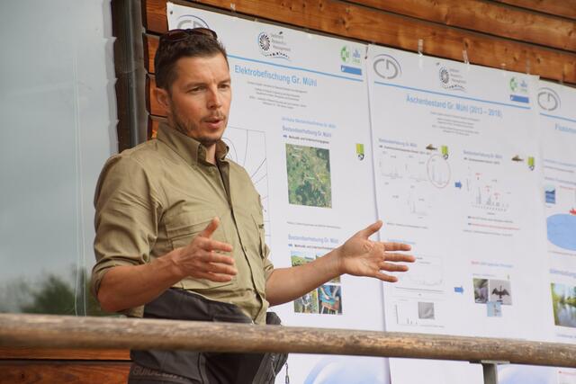 Im Impusreferat informiert der Aigen-Schlägler Gewässerökologe über die Besonderheiten des Flusses sowie die unterschiedlichen Flussabschnitte.  | Foto: Helmut Eder