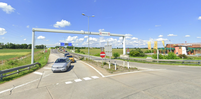 Die Auf- und Abfahrt Schwechat Ost in Richtung A4 wird bis voraussichtlich 9. August gesperrt. | Foto: Google Maps