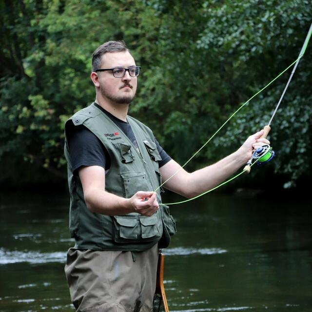 Mit dabei ist auch Thomas Koller, Obmann des Fischereireviers Rohrbach.;„Mein Ziel ist es, die Große Mühl so zu hinterlassen, wie ich sie als kleiner Bub vorfand.“ Vonseiten der Fischer will man zukünftig die Lebensbedingungen und Lebensräume für Unterwasserbewohner verbessen.  | Foto: Helmut Eder