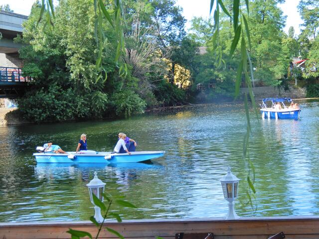 Auch Boote können gemietet werden...