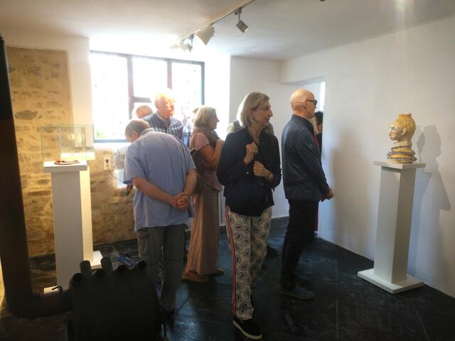 Die Eröffnung mit erster Ausstellung war gut besucht.