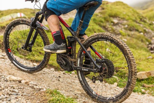 E-Bikes erobern nicht nur die Straßen und Wege unserer Städte und Gemeinden. Oft zieht es die Biker auch in die Wälder, was Waldbesitzern und Umweltschützern sauer aufstößt. | Foto: MeinBezirk.at