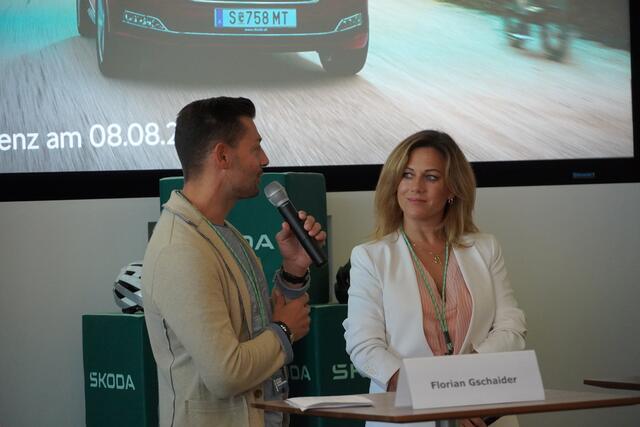 Florian Gschaider und Manuela Stöckl, von "Dancing Stars" erklären, warum sie gerne für "Wings-for-Life" auf den Fahrradsattel steigen. | Foto: Petra Huber