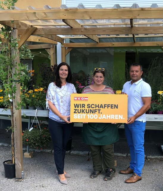 Obfrau Melanie Eckhardt, Stefanie Sommer, Regionalstellenleiter Christian Schriefl | Foto: Wirtschaftskammer Regionalstelle Mattersburg