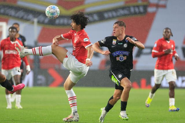 PSV Eindhoven war für Sturm Graz im Hinspiel eine Nummer zu groß. Nächsten Dienstag kommt es zum Rückspiel in Graz.  | Foto: GEPA