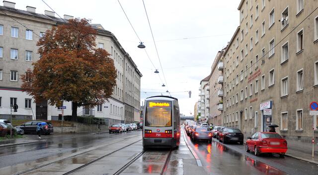 Die Geiselbergstraße sei besonders gefährlich für Kinder und Radfahende. | Foto: Manfred Sebek