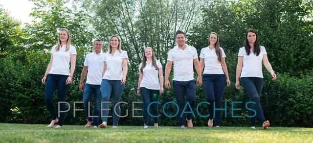 Die Pflegecoaches gibt es seit März. Das Team besteht aus Ärzten, Pfleger etc. aus dem Steyrer Krankenhaus.  | Foto: Kreativpaket