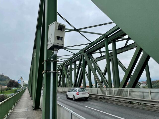 Radargerät auf der Donaubrücke Mauthausen  | Foto: BezirksRundSchau Perg