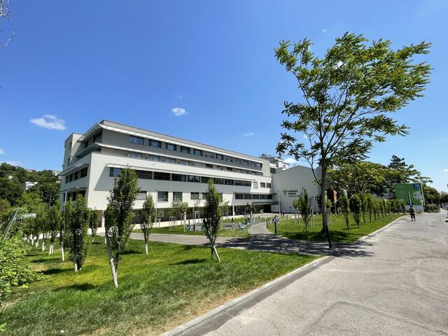 Das Göttlicher Heiland Krankenhaus ist eine Fachklinik für Herz-Kreislauf-Erkrankungen und Neurologie. | Foto: Michael J. Payer