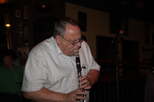Auch Dixie-und Swingfestival Organisator Johannes Hödl ließ es sich nicht nehmen, zu seinem Instrument zu greifen. | Foto: RegionalMedien Steiermark/Hofmüller